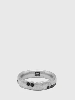 BAND RING WITH BLACK DIAMONDS