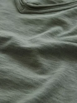 MILES V-NECK