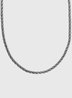 WOLF CHAIN NECKLACE